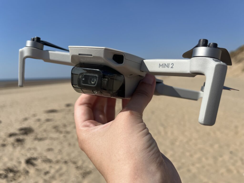 DJI Mini 2 - Public Beach - Drone anxiety