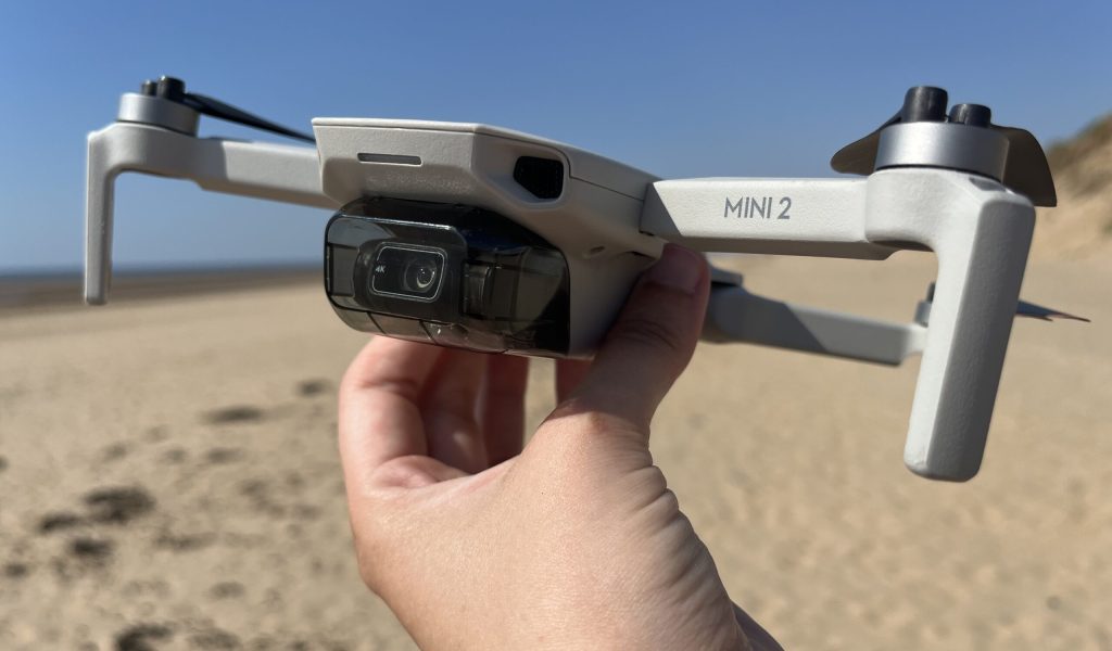DJI Mini 2 - Public Beach - Drone anxiety